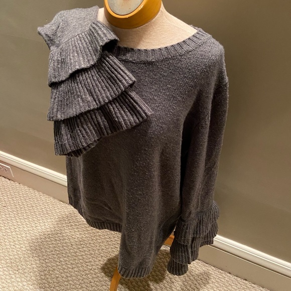 Grey Bell Sleeved Sweater - Picture 2 of 5